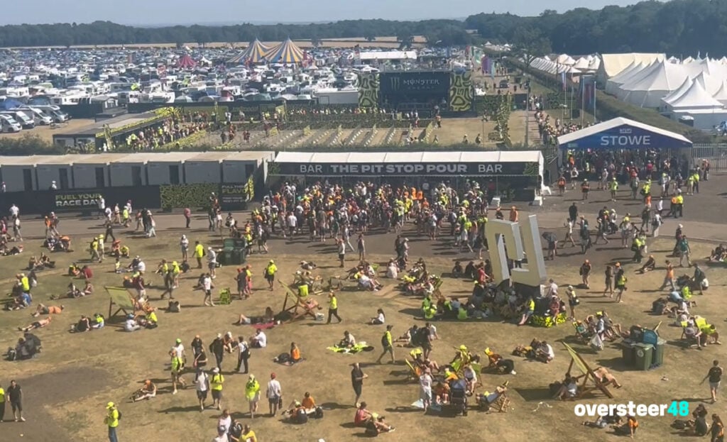 Lando merch queue