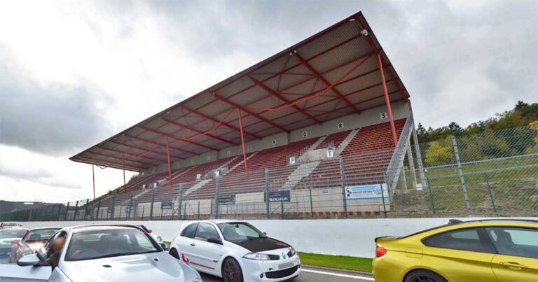 Spa Gold 1 grandstand tribune