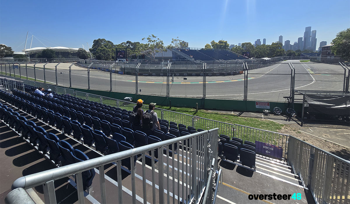 Riccardo grandstand Aus GP