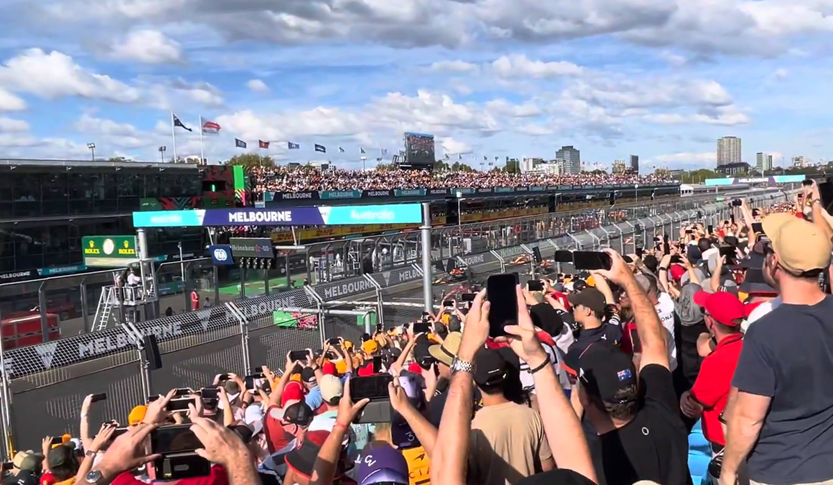 Piastri grandstand Melbourne F1