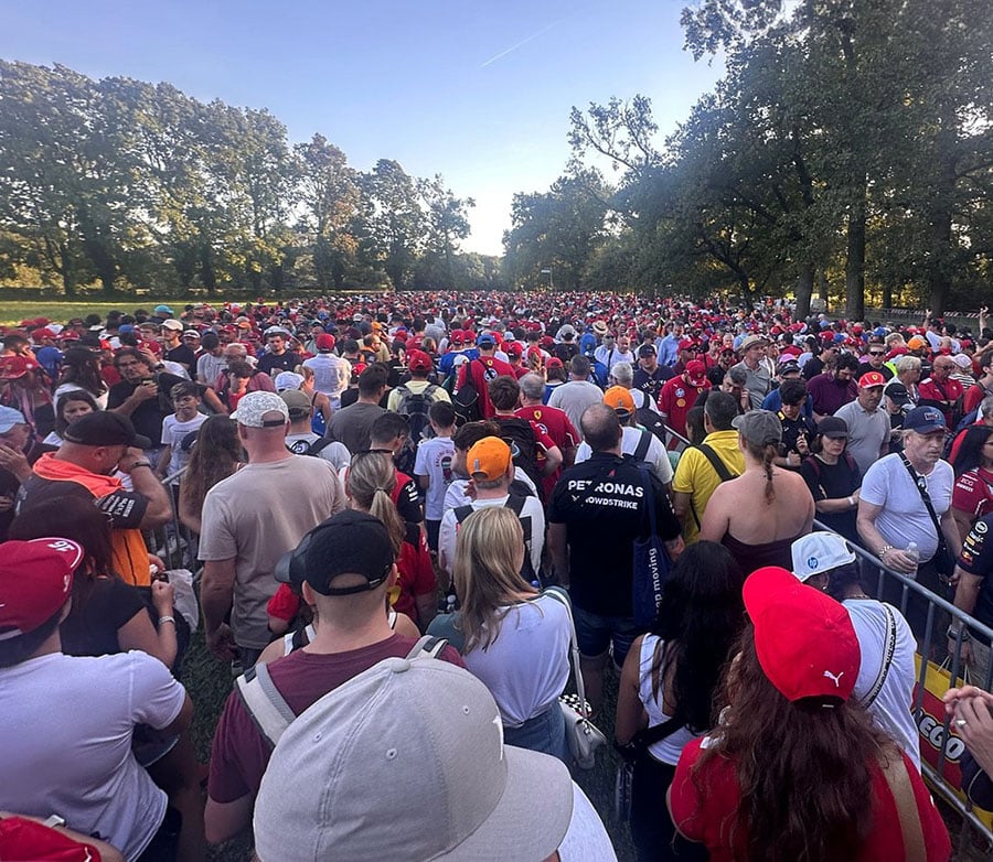 Monza entrance gate queue